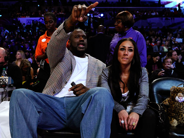 聊了什么？阿隆索欧冠赛后与弗林蓬进行了14分钟秘密会谈（欧冠赛后，阿隆索与弗林蓬秘密会谈14分钟：谈了些什么？）