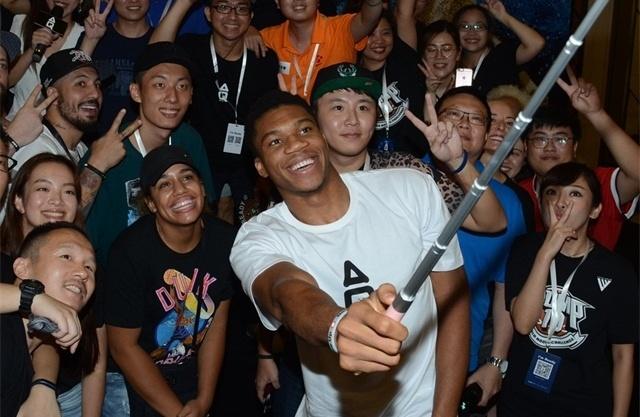 卡萨诺：长远看只有国米和那不勒斯争冠，而米兰会掉链子的（卡萨诺：长远看，冠军之争只在国米与那不勒斯之间，米兰会掉链子）