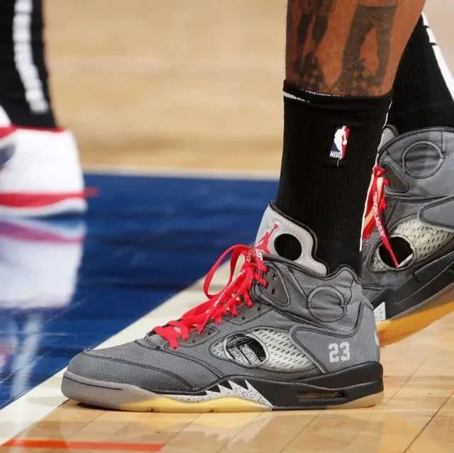 埃里克-加西亚续约至2031年：巴萨未来的多面手支柱（埃里克·加西亚与巴萨续约至2031，未来阵容的多面中坚）