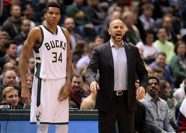 德甲战报：勒威林造三球，斯图加特4-0十人云达不莱梅（德甲：勒威林参与三球，斯图加特4-0大胜10人云达不莱梅）