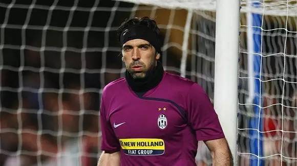 状态出色！阿努诺比继续单打 撤步接上下步斜身抛投2+1！（状态爆棚！阿努诺比连续单打，撤步衔接上下步斜身抛投打成2+1！）