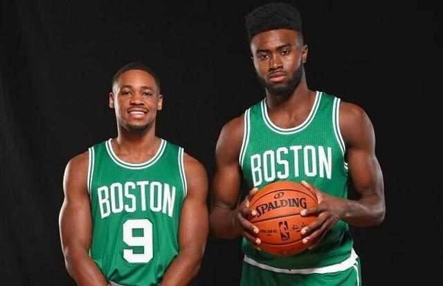 青岛伤兵满营迎常规赛！齐鲁德比争议判罚成导火索？（常规赛将至青岛伤情告急，齐鲁德比争议吹罚会否引爆矛盾？）