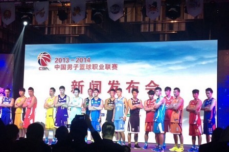 世界杯官方发布直通队伍集结海报：42个国家，同一个梦想（世界杯官宣直通队集结海报：42国同心逐梦）