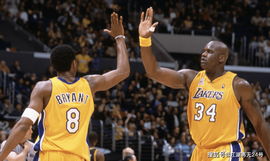 国足友谊赛战胜韩国展现新阵容（国足在友谊赛中击败韩国，新阵容亮相）