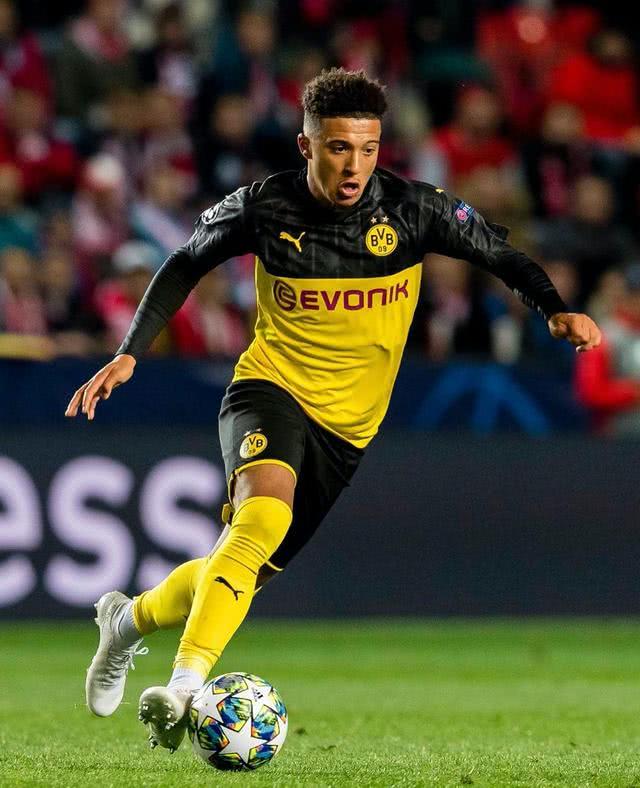 西媒：苏契奇一只脚已踏出皇社大门，球队愿意直接出售他（西媒：苏契奇离队在即，皇社愿直接将其出售）