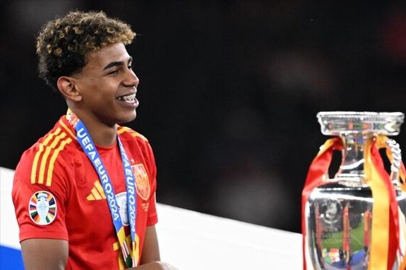 近五年约基奇在场时掘金净效率均超过+8，下场后均为负数（过去五年约基奇在场掘金净效率均超+8，一下场便转为负数）